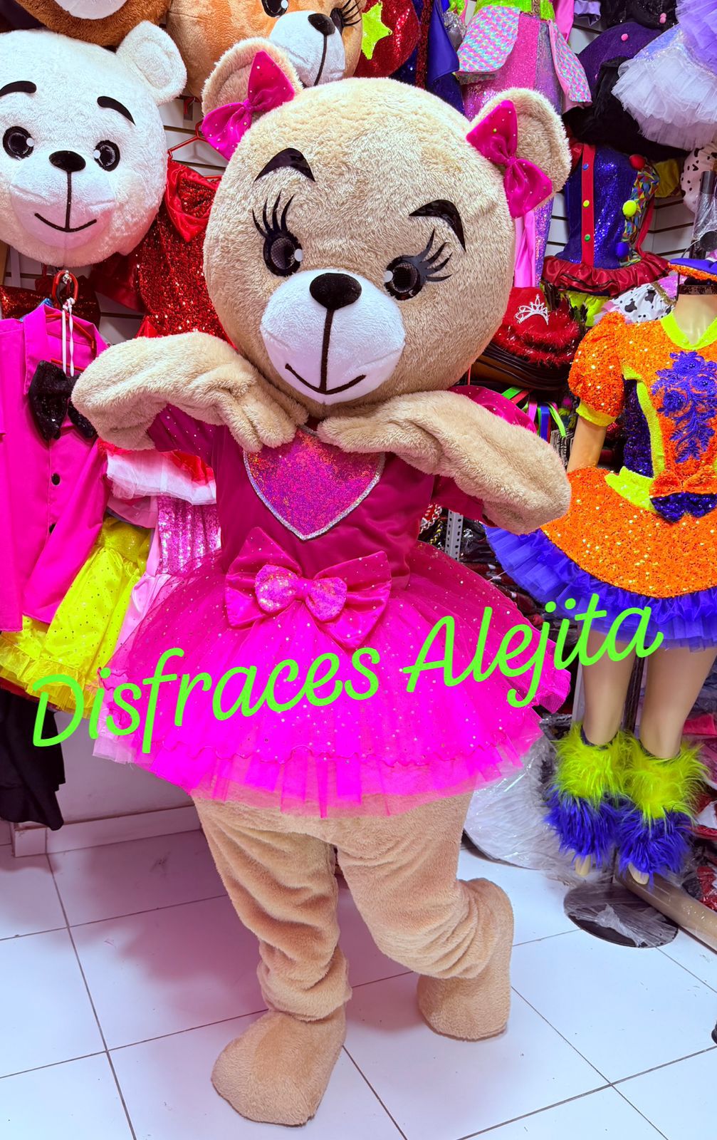 vestido corazon chicle